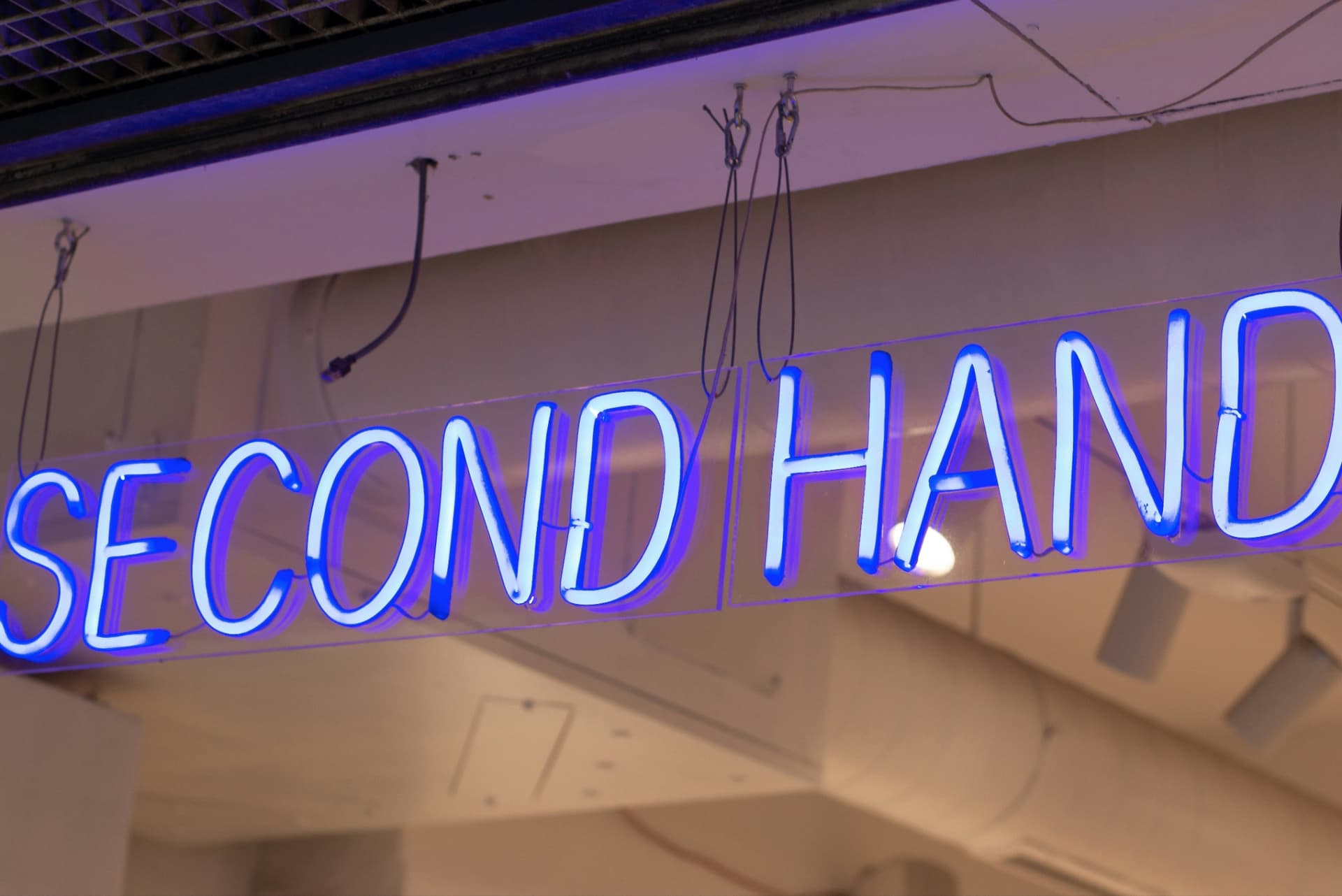 Second hand