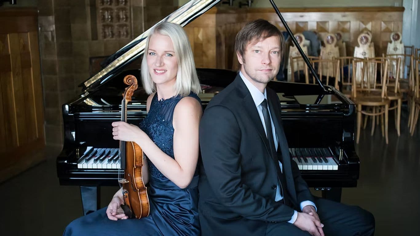 Sastamalan kirjaston Musiikkiklubilla Duo Lehtinen & Lipasti
