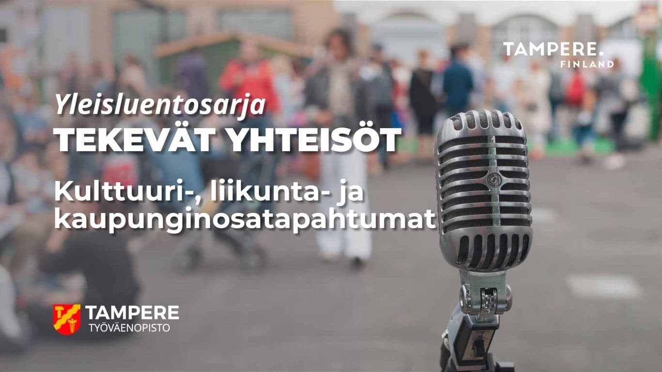 Etualla on vanhanaikainen mikrofoni ja taka-alalla ihmisiä kaupunkitapahtumassa.