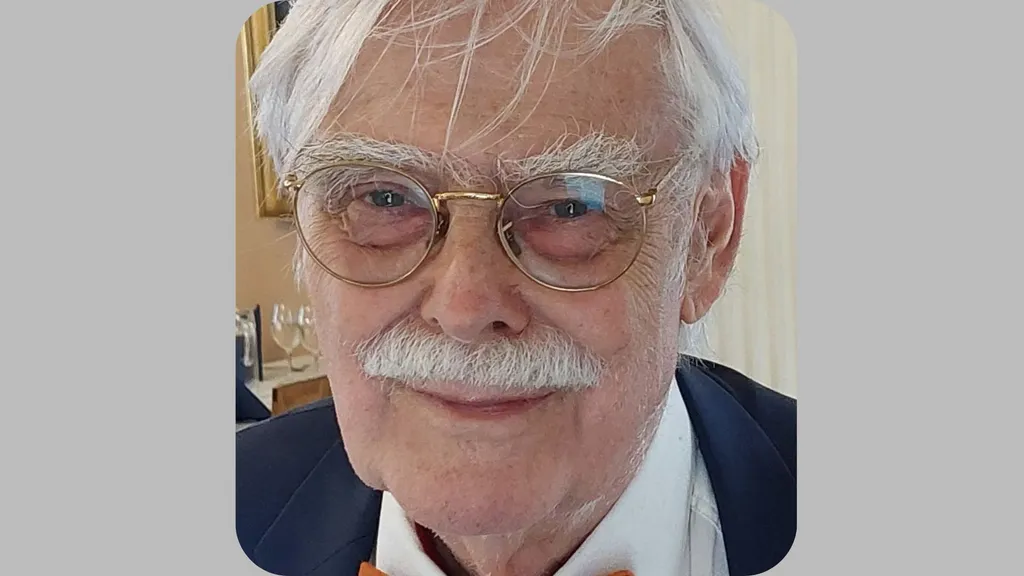 Kirjaesittely Tapio Lampinen