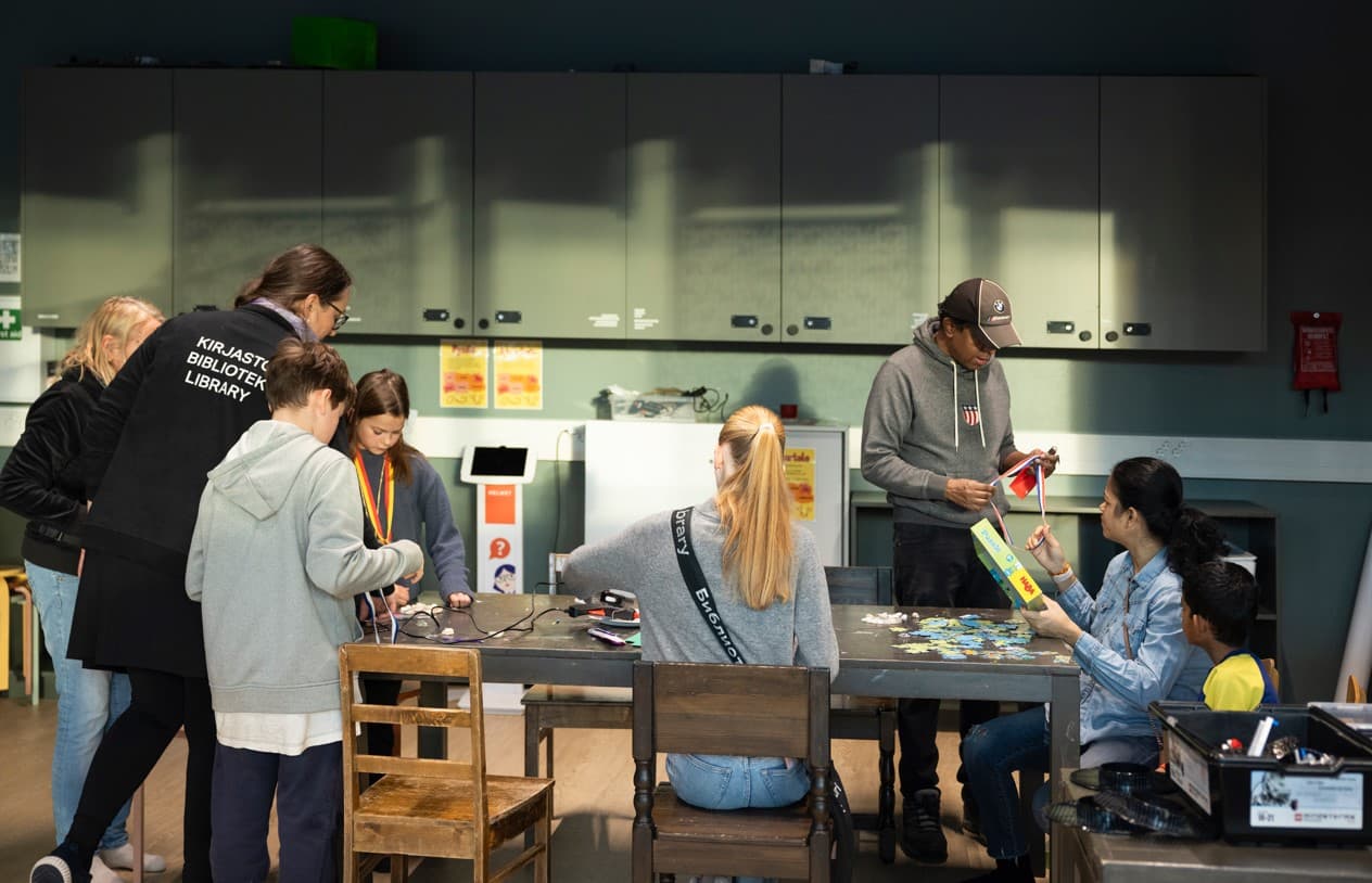 Pysseleftermiddag i bibliotekets Makerspace