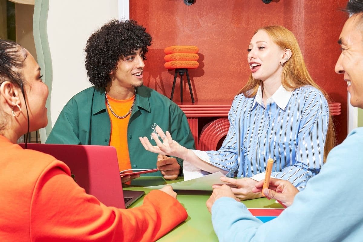 Engelskspråkig diskussionsgrupp